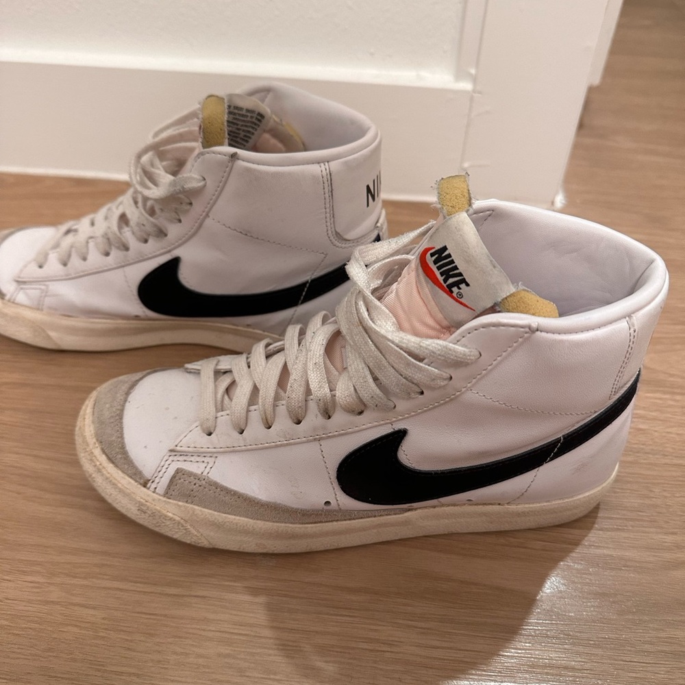 Nike Blazer Mid 77 White and Black High-Tops - 7.5